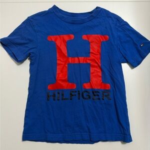 Tommy Hilfiger Kids T-Shirt in Blue with Red Logo